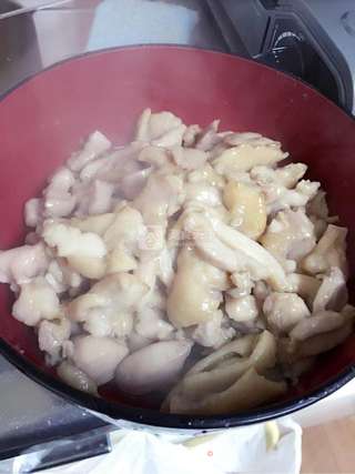 辣子鸡丁(鸡腿肉)的做法步骤:7