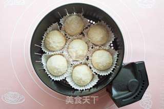 炼奶椰蓉小面包的做法步骤：9
