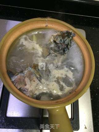 砂锅鲫鱼蛋汤的做法步骤：4