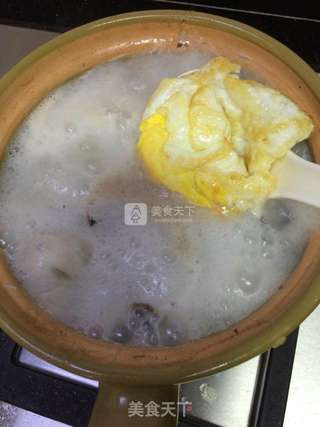 砂锅鲫鱼蛋汤的做法步骤：5