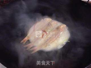 煎煮红衫鱼的做法步骤:7