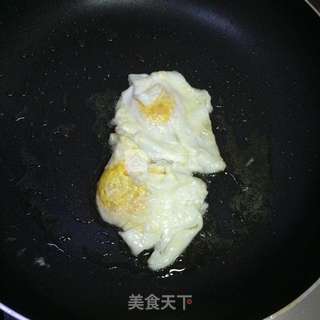 砂锅鲫鱼蛋汤的做法步骤：1