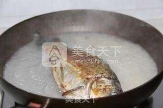 奶白鱼汤的做法步骤:5