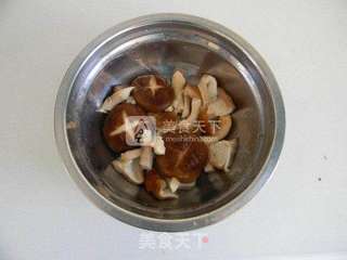 香菇炒栗子的做法步骤:4