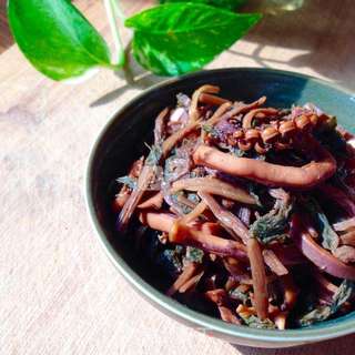 菜干烧鱿鱼的做法步骤:6