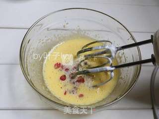 柏翠PE5386烤箱玫瑰戚风的做法步骤:8