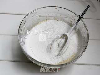 柏翠PE5386烤箱玫瑰戚风的做法步骤:9