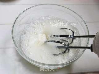 柏翠PE5386烤箱玫瑰戚风的做法步骤:4