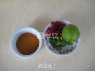 香辣银鱼花生的做法步骤:2