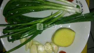 青椒焖鱼的做法步骤:4