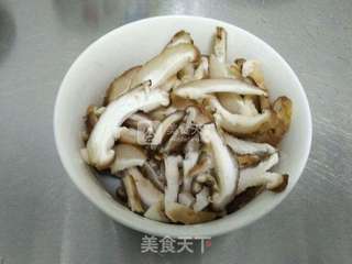 香菇虾仁提气粥的做法步骤：4