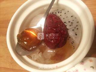 桃胶银耳火龙果(隔水炖)的做法步骤:5