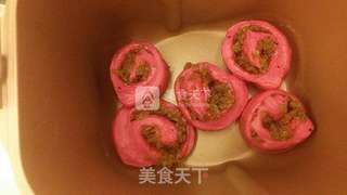 东菱麦旋风之火龙果玫瑰花土司的做法步骤:7