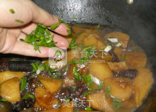 土豆炖牛肉的做法步骤:6