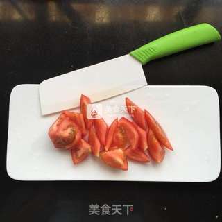 西红柿炒鸡蛋的做法步骤:2