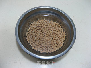 杏仁芝麻豆浆的做法步骤：1