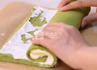 超高颜值的抹茶戚风蛋糕卷(抹茶控又来了)的做法步骤:10