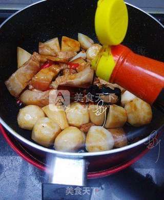 五花肉烧小芋头的做法步骤:10
