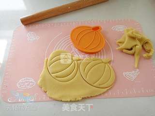 万圣节糖霜南瓜饼干的做法步骤:8