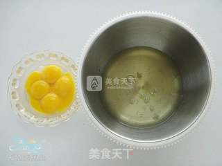 万圣节蜘蛛杯子蛋糕的做法步骤:2
