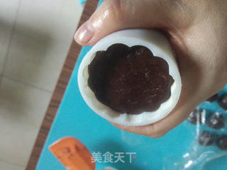 巧克力椰蓉月饼的做法步骤:13