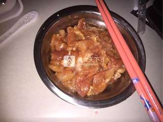 香菇皮蛋瘦肉粥的做法步骤：1
