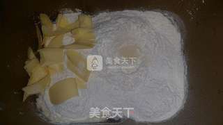 东菱热旋风之玉米火腿奶酪面包的做法步骤：1