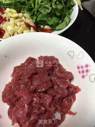 小炒牛肉的做法步骤:4