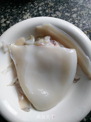 小策海鲜今日菜谱:墨鱼大烤的做法步骤:2