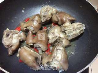 酱香猪蹄的做法步骤:4