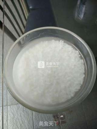 腊味煲仔饭的做法步骤：1