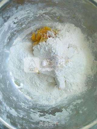 自制健康南瓜油条的做法步骤:2