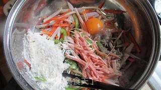 胡萝卜藕饼----诱人食欲的早餐饼的做法步骤:7