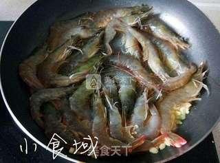 简单大气宴客菜【蒜香黄油虾】的做法步骤:4