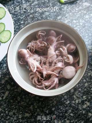 小策海鲜今日菜谱:红烧八爪鱼的做法步骤:3