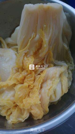 私房五花肉酸菜血肠的做法步骤:3
