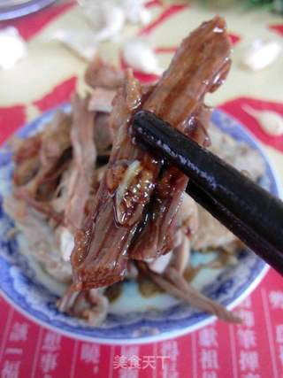 手撕猪腿肉的做法步骤:7