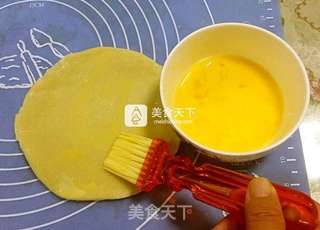 牵牛之恋蛋黄酥的做法步骤:18
