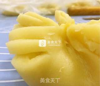 牵牛之恋蛋黄酥的做法步骤:20
