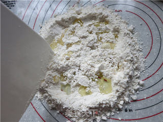 植物油版本老婆饼的做法步骤:8