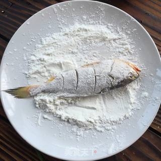 香酥小黄鱼的做法步骤:2