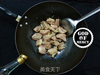 挡不住的浓郁酱香=碰撞味蕾的酱焖排骨的做法步骤:6