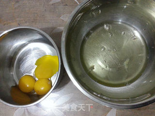 无油牛奶戚风蛋糕的做法步骤:2