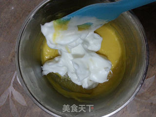 无油牛奶戚风蛋糕的做法步骤:12