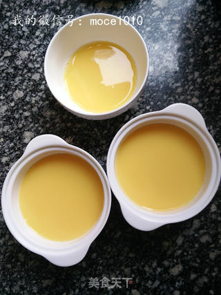小策海鲜今日菜谱:三鲜蛋羹,小黄鱼鱼片,培根,芦笋,海鸭蛋的做法步骤:9