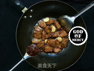 挡不住的浓郁酱香=碰撞味蕾的酱焖排骨的做法步骤:10