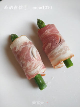 小策海鲜今日菜谱:三鲜蛋羹,小黄鱼鱼片,培根,芦笋,海鸭蛋的做法步骤:8