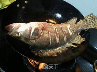红烧鲑鱼的做法步骤:3