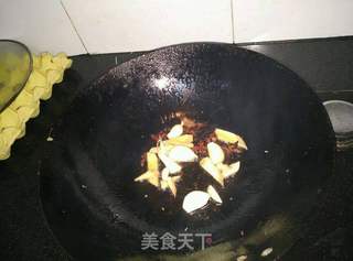 红烧鲑鱼的做法步骤:6