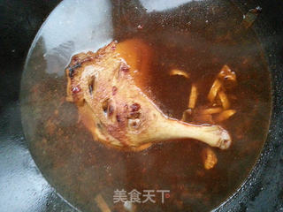 香菇胡萝卜炖鸭腿的做法步骤:8
